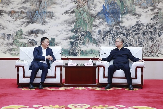 余紅輝拜會(huì)安徽省委書(shū)記鄭柵潔、省長(zhǎng)王清憲并見(jiàn)證中林集團(tuán)與安徽省政府簽約